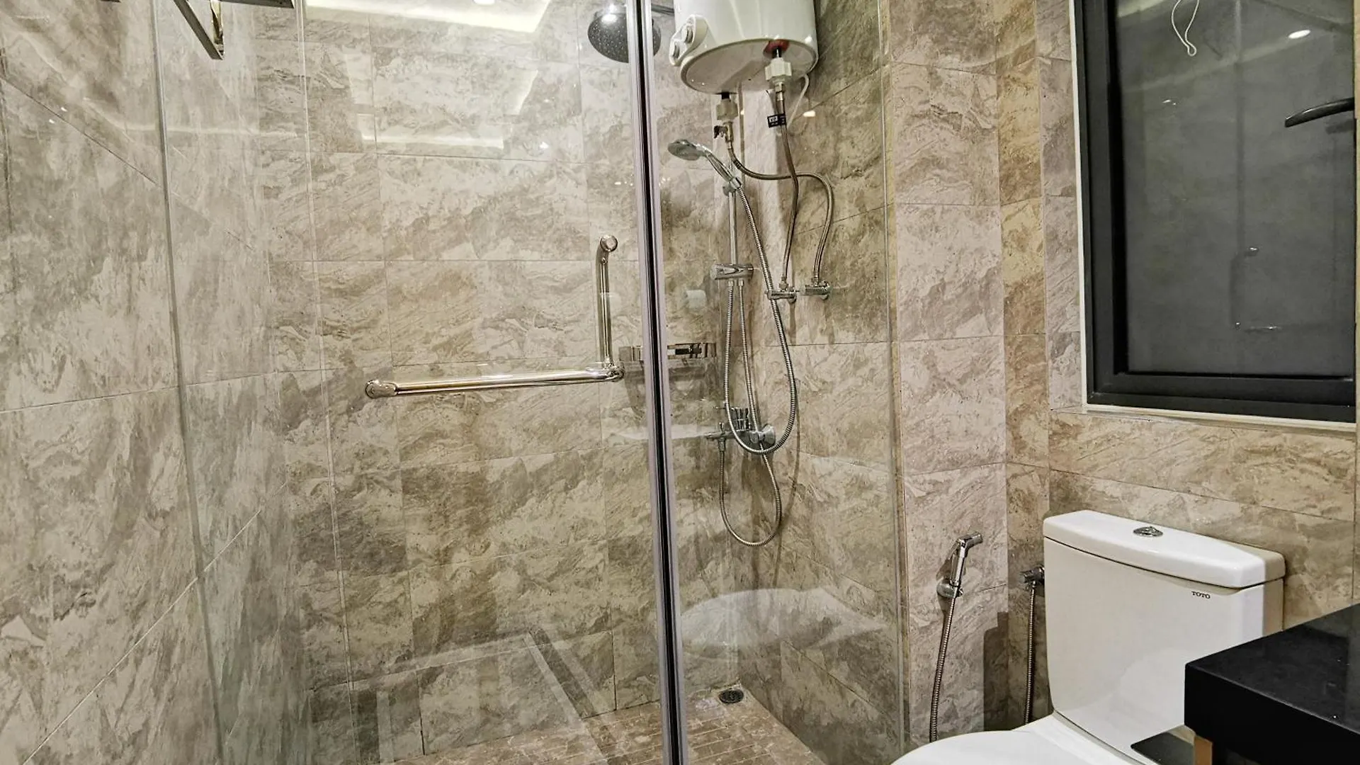 Yussy Homestay At R&F Princess Cove 新山