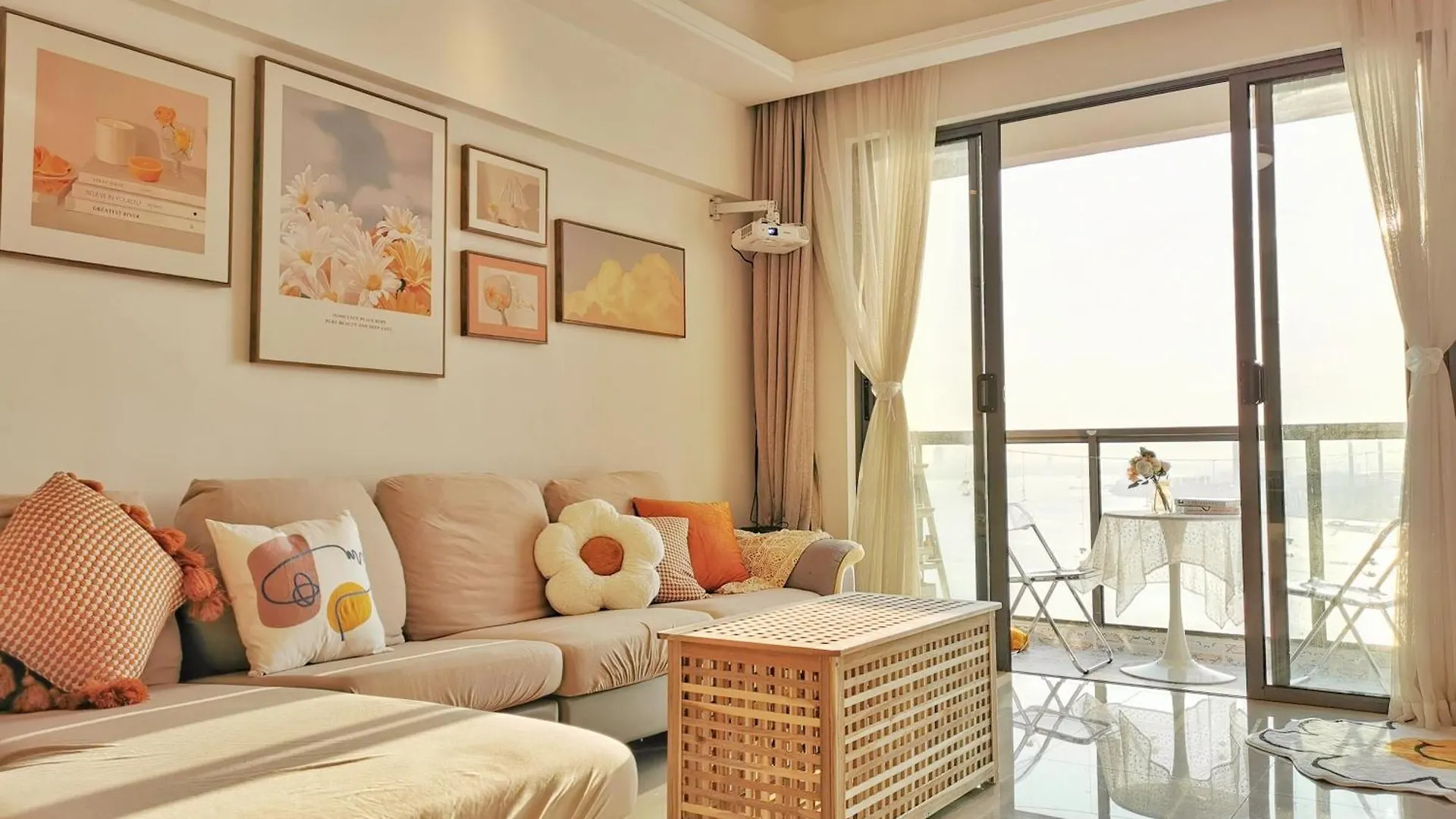 Yussy Homestay At R&F Princess Cove 新山